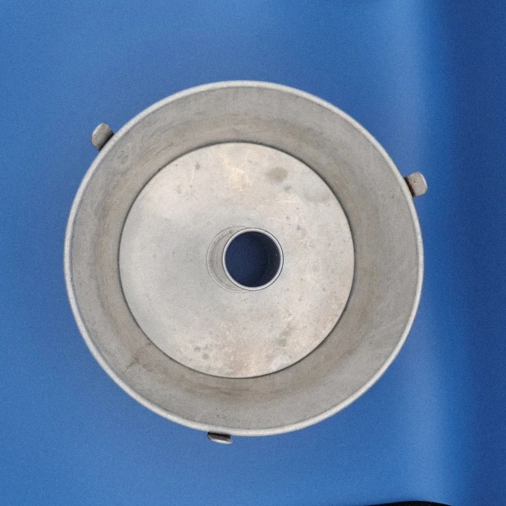 Vintage Aluminum 2-piece Angel Food Cake Pan‎ with cooling legs